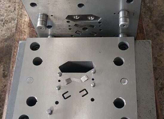 Các thao tác đột đột lỗ khuôn đột lỗ