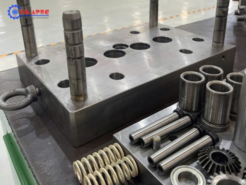 Kích thước và độ tạp ảnh hưởng tới chi phí làm khuôn nhựa