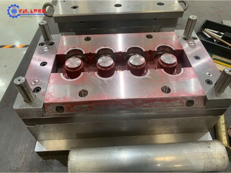 lòng khuôn của bộ khuôn ép nhựa 4 cavity